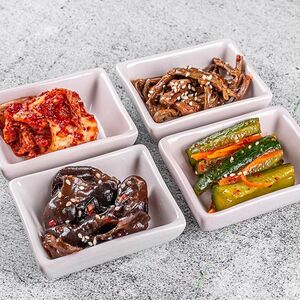 Сет из корейских закусок