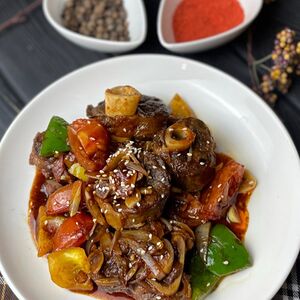 Тушёная баранина с овощами