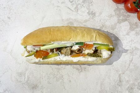 Хот-дог с куриным шашлыком