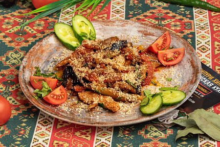 Тёплый салат с курицей