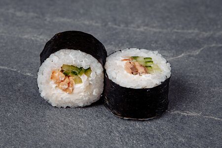 Маки Жареный лосось