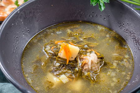 Щи зеленые с телятиной