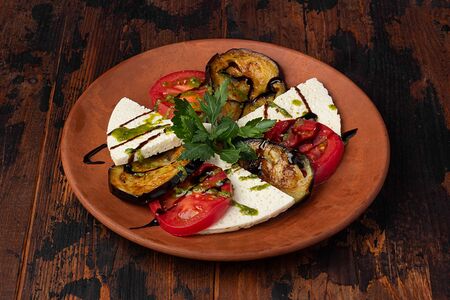 Жареный баклажан с молодым сыром