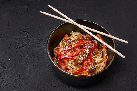 Рисовая лапша с говядиной