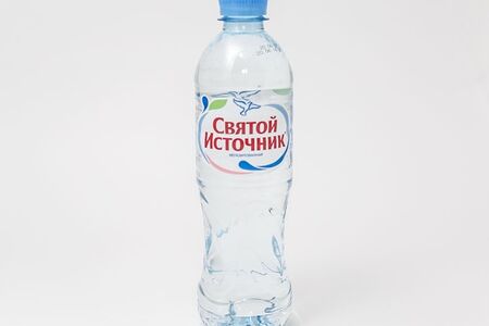 Негазированная вода Святой источник