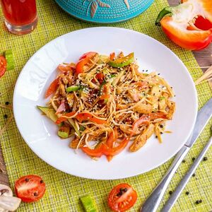 Теплый салат с индейкой