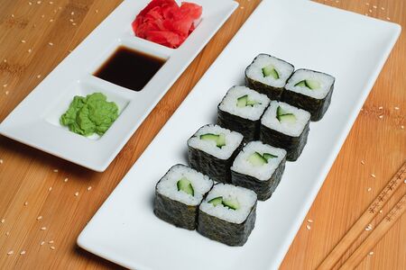 Ролл с огурцом