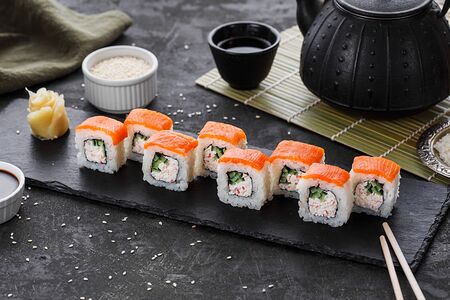 Ролл Филадельфия Лайт с крабом