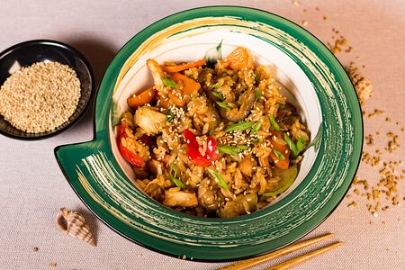 Рис с цыпленком в соусе унаги