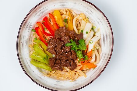 Рисовая лапша с говядиной