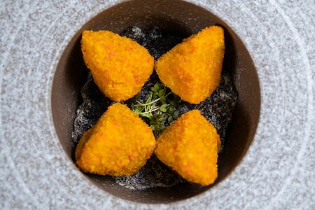 Жюльен из сморчков с жареным камамбером