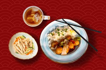 Фрикадельки в кисло-сладком соусе с рисом