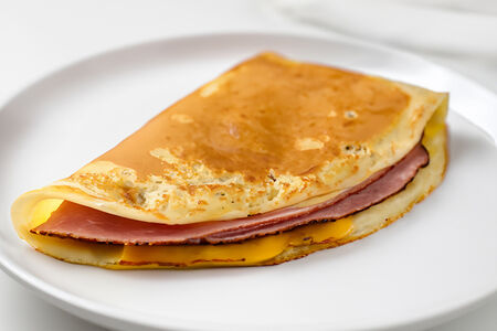 Блин с ветчиной и сыром