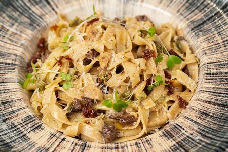 Паста с телятиной в мясном соусе