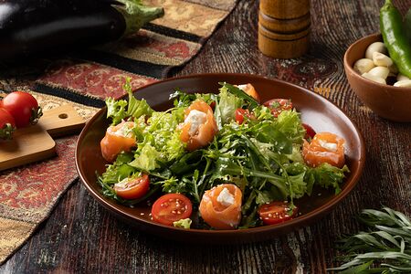 Салат из сёмги с творожным сыром