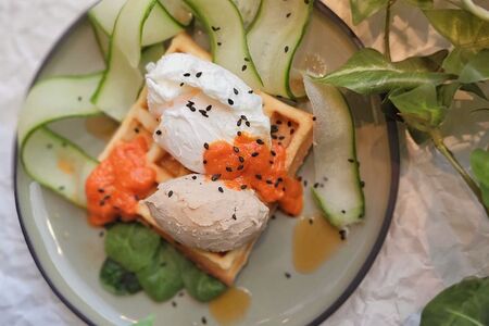 Картофельные вафли с паштетом из утки