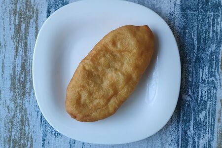 Пирожок с картошкой жареный