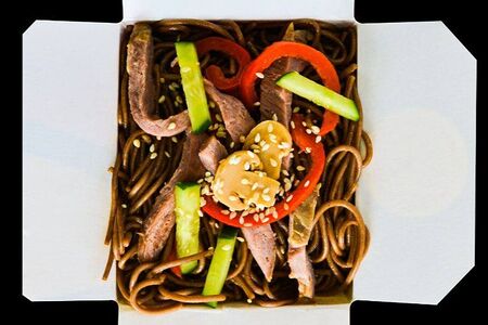 Вок классический с говядиной (лапша соба)