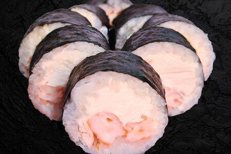 Маки с креветкой