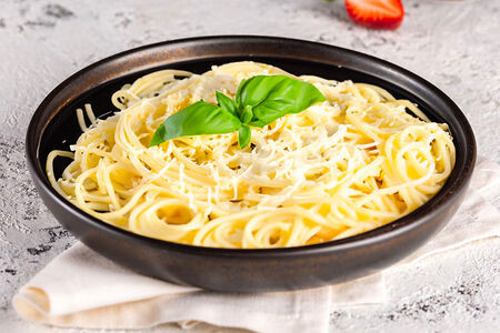 Спагетти с сыром в сливочном соусе