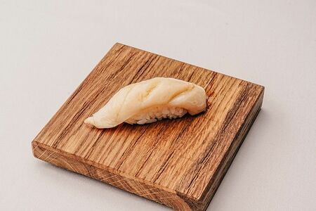 Суши из гребешка