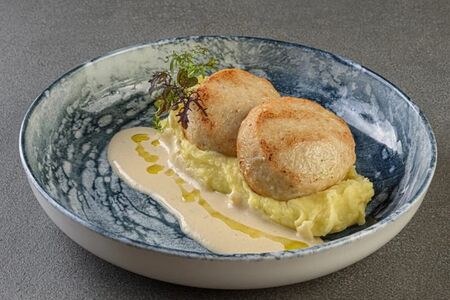 Рыбные котлеты с картофельным пюре