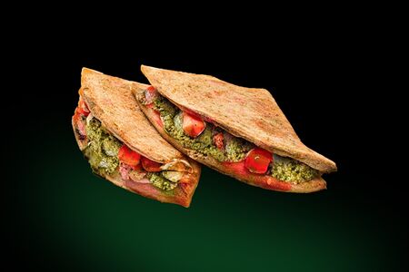 Кесадилья Цыплёнок Песто