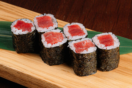 Ролл с тунцом