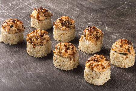 Запеченный угорь и лосось