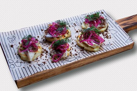 Сельдь с обожженным картофелем