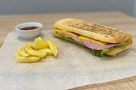 Чиабатта с ветчиной и сыром