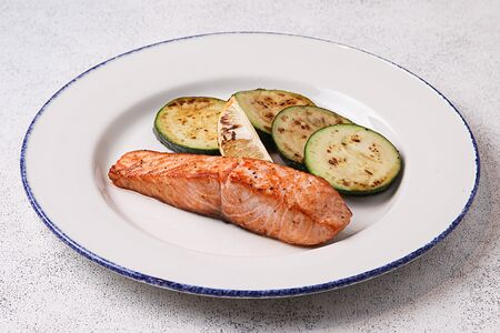 Стейк из лосося