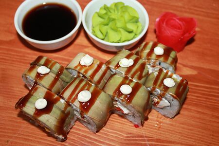 Зеленый дракон с угрем