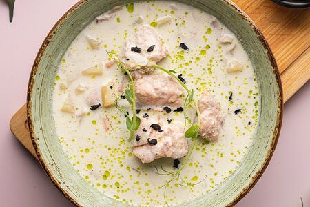 Густой сливочный суп с красной рыбой