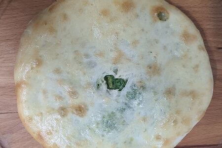 Осетинский пирог картофель-зелень