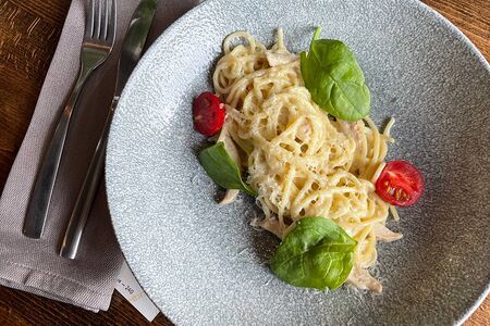 Сливочная паста с цыплёнком и сыром дорблю