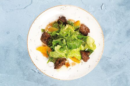 Салат с куриной печенью и апельсином