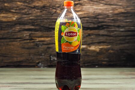 Холодный чай Lipton Персик