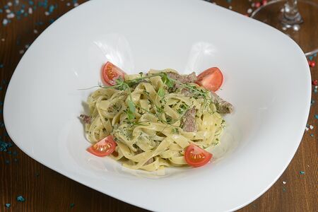 Феттуччине с говяжьей вырезкой