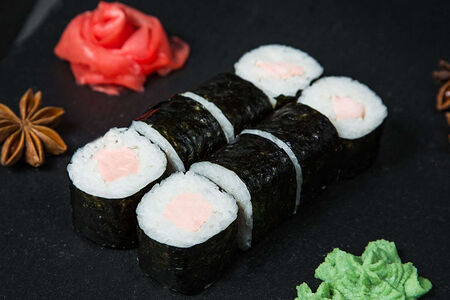 Маки с курицей