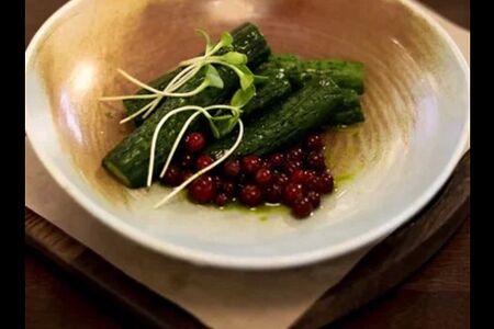 Огурчики малосольные с моченой клюквой