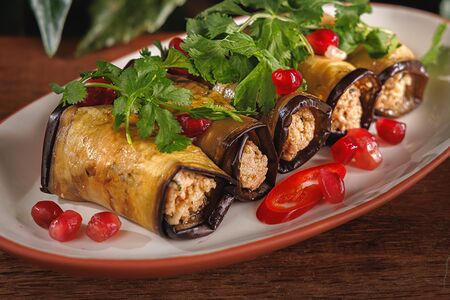 Рулетики из баклажанов