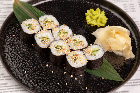 Ролл с огурцом