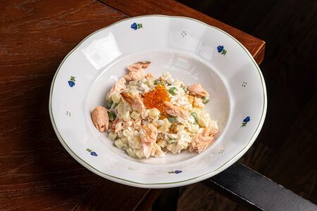 Салат оливье с лососем