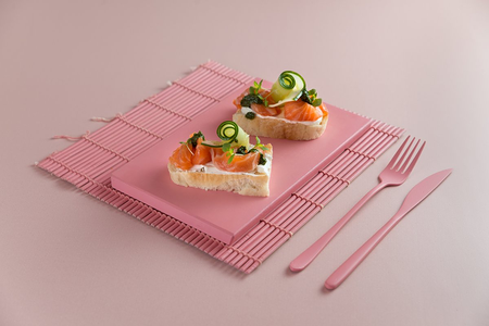 Брускетта с лососем