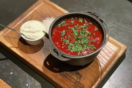 Борщ с говядиной на вертеле