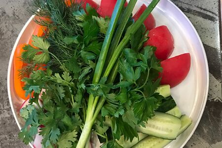 Свежие овощи и зелень