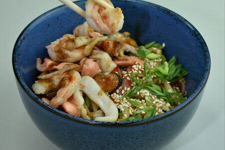 Вок с морепродуктами