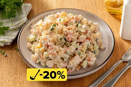 Большая порция Оливье с курицей