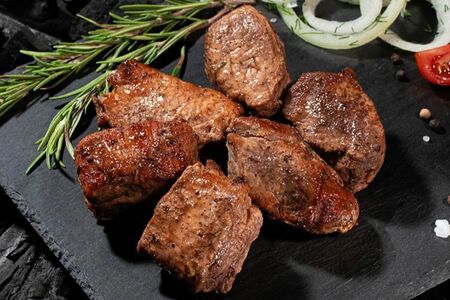 Шашлык из свиной шеи на углях